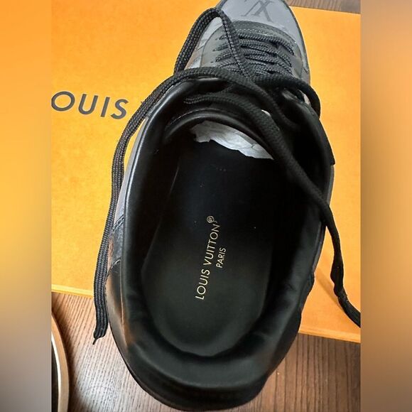 Like new LOUIS VUITTON RIVOLI LOWS - Picture 5 of 9